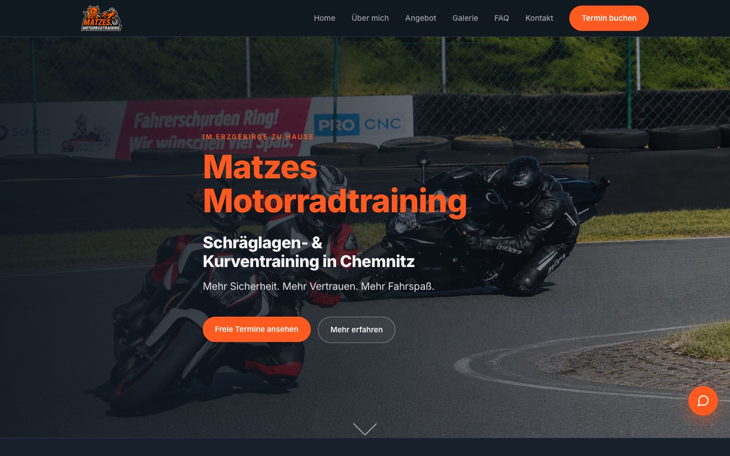 Startseite von Matzes Motorradtraining mit Motorradfahrer in Schräglage.